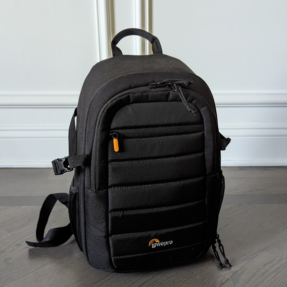 LowePro Tahoe BP 150 Lightweight Compact Camera Backpack Black